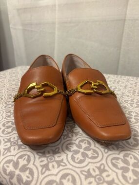 Louise et Cie Tan Leather Loafers with Gold Chain Accent
